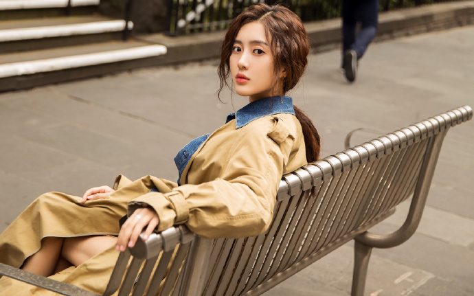 黄仁勋：人工智能的下个浪潮是“物理AI”